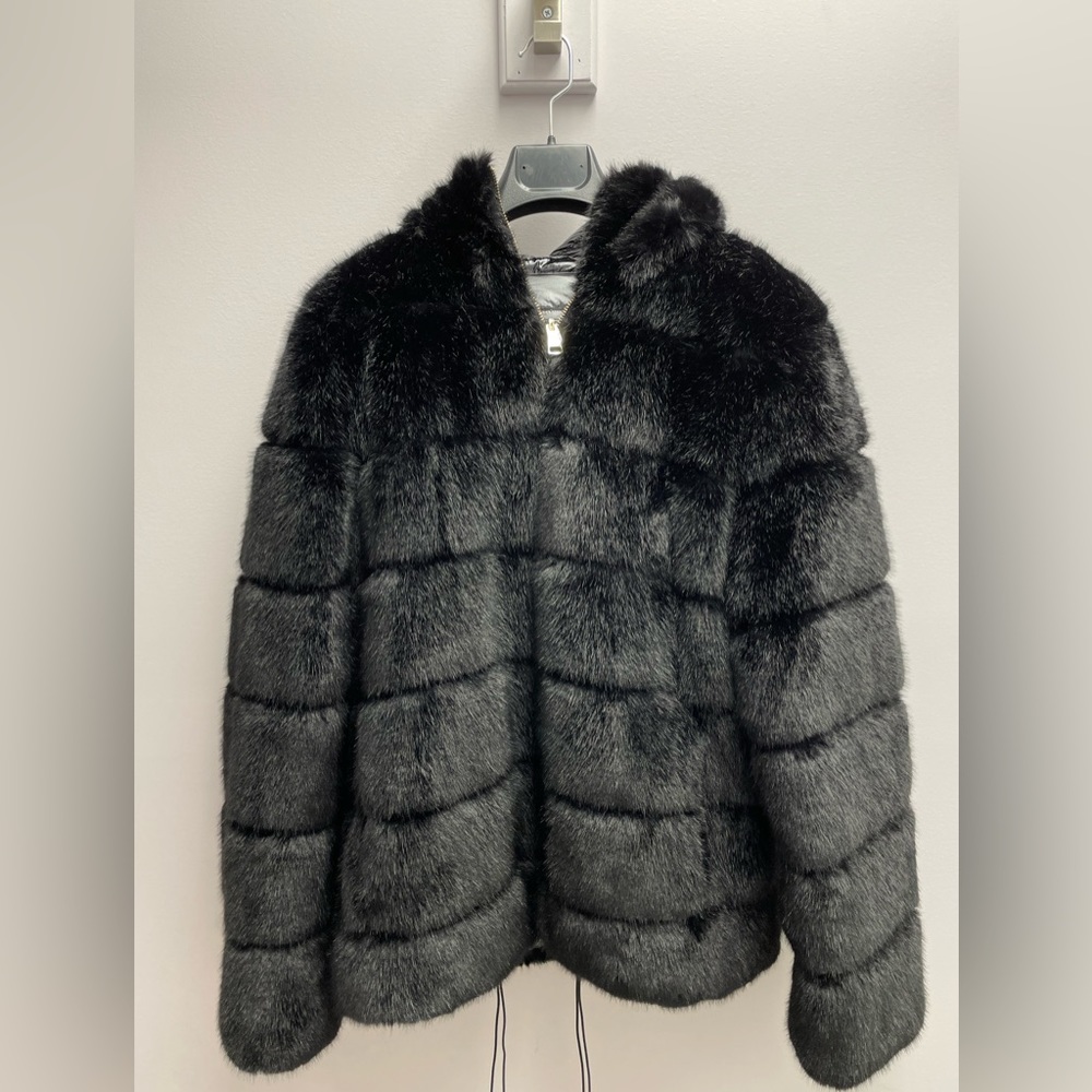 NWT VIOLANTI Reversible Patent Puffer Jacket Black Made in Italy